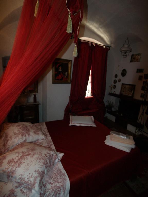 Le Petit Chateau Dolceacqua Room photo