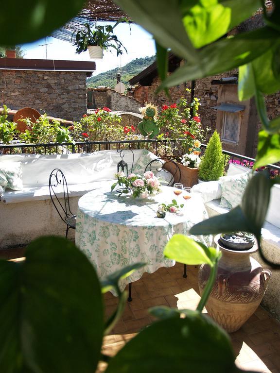 Le Petit Chateau Dolceacqua Exterior photo